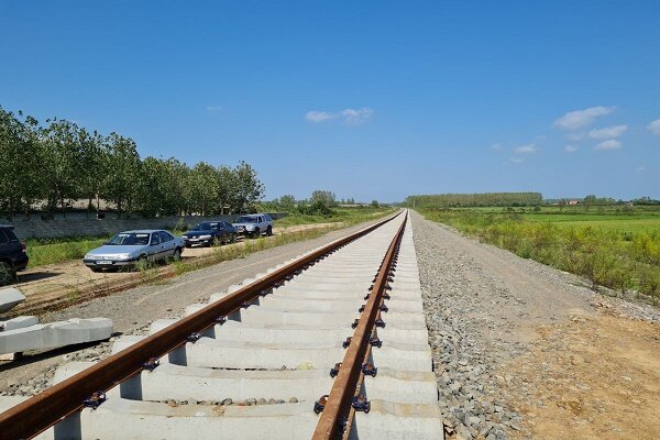آغاز ریل‌گذاری راه آهن رشت - کاسپین در مسیر پیربازار