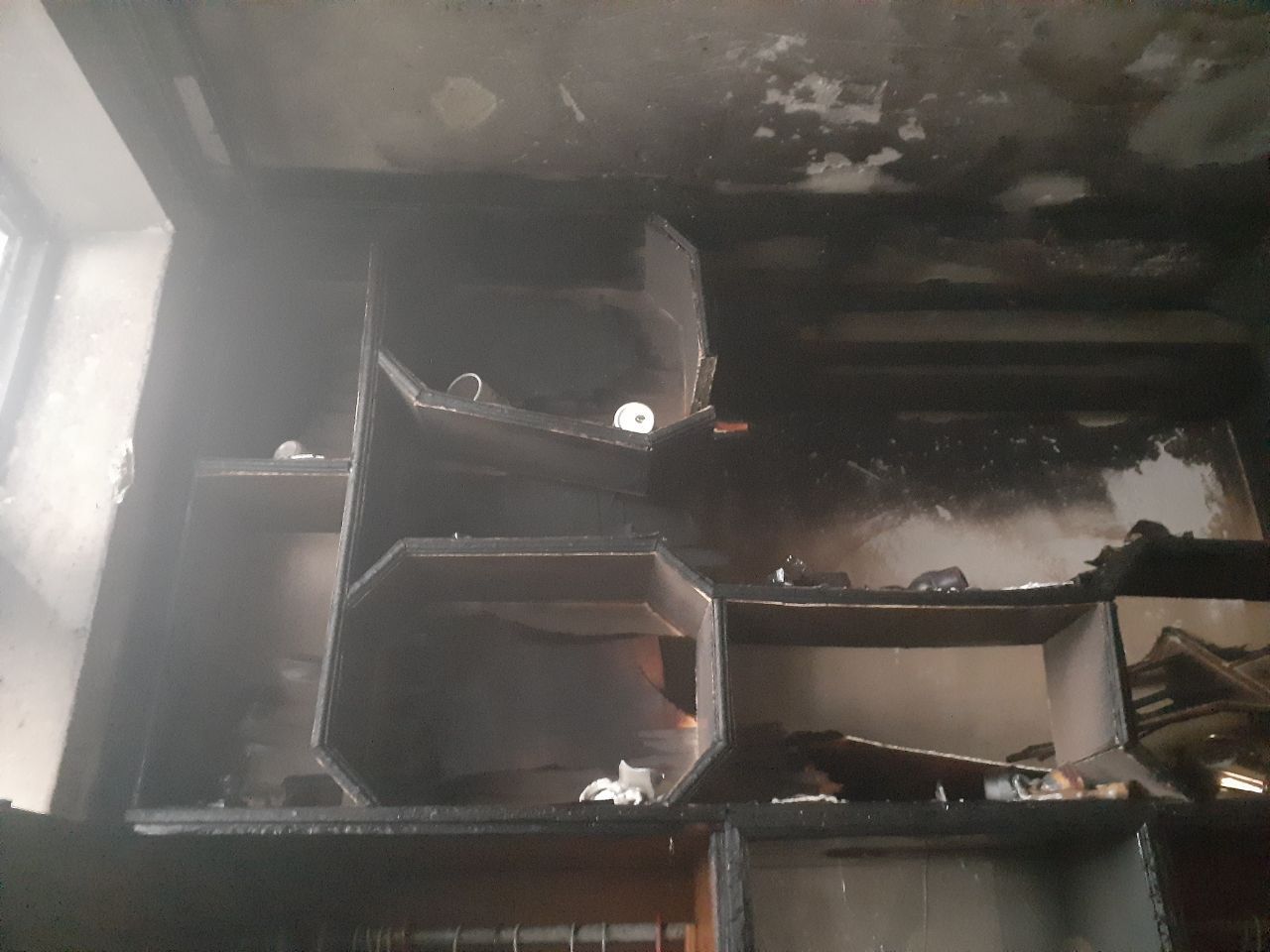 آتش سوزی خانه ویلایی به دلیل اتصالی سیم برق پنکه